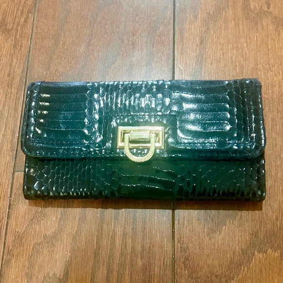 Brand New Enzo Angiolini Black Leather Wallet Croc Print Gold Buckle New w/ Tags - Picture 1 of 5